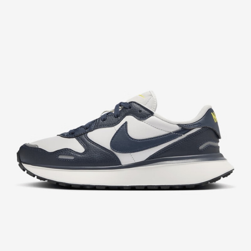 Women Shoes Must Have - Nike Retro-Style Waffle Shoes with Comfortable
